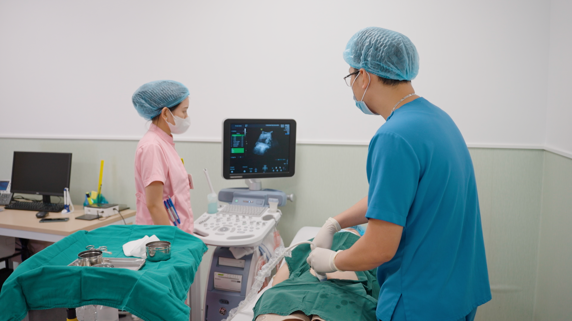 Ảnh BS Thao Tác