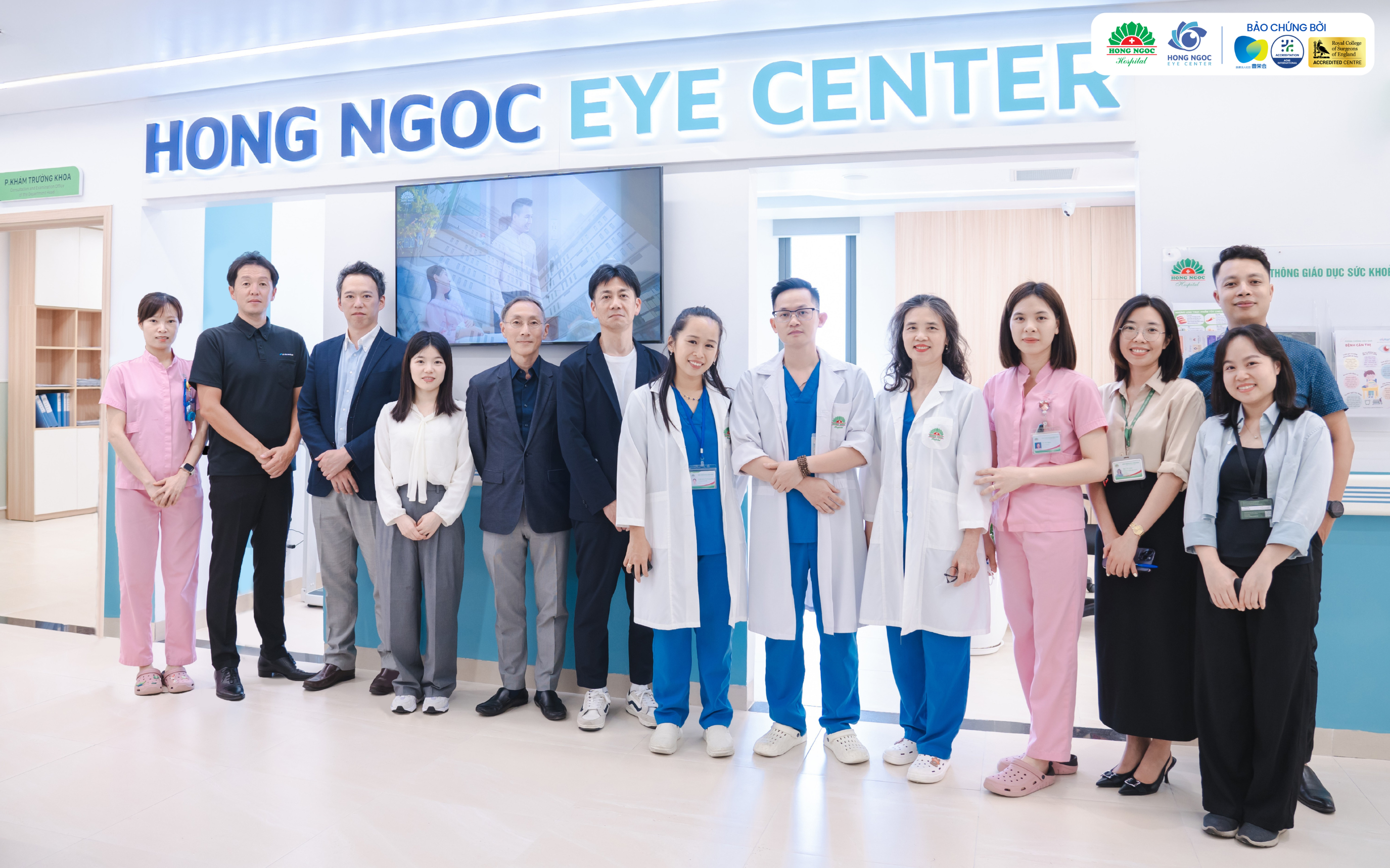 Japanese specialists during a professional exchange and working session at the Eye Center 