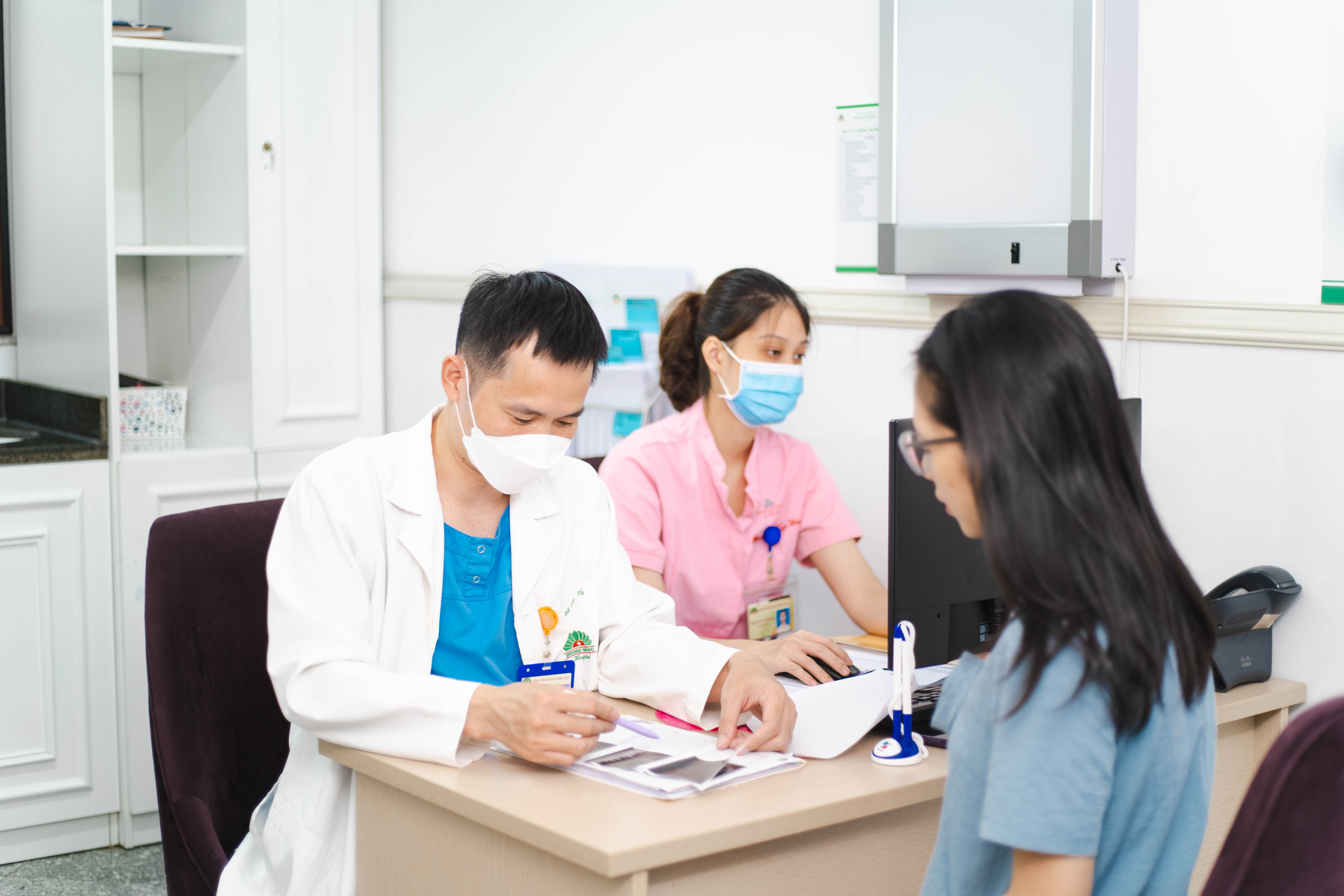 임산부는 풍부한 임상 경험과 높은 전문성을 갖춘 산부인과 전문의로부터 진료를 받을 수 있습니다.