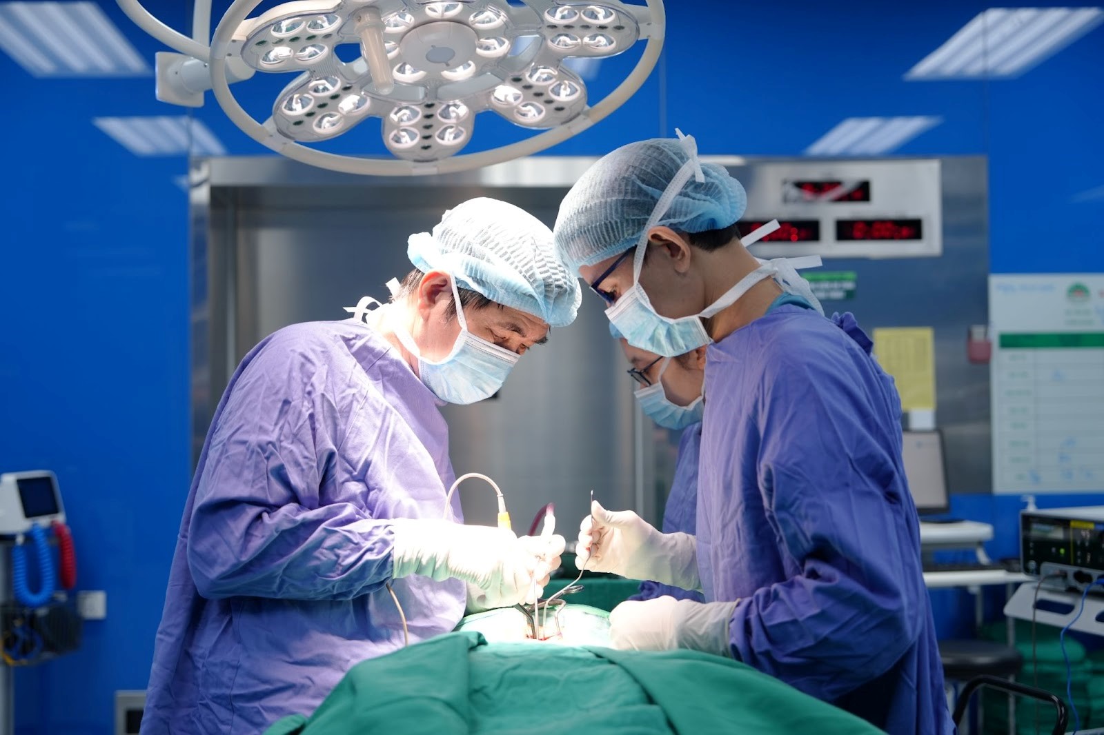 phẫu thuật thoát vị đĩa đệm cột sống thắt lưng