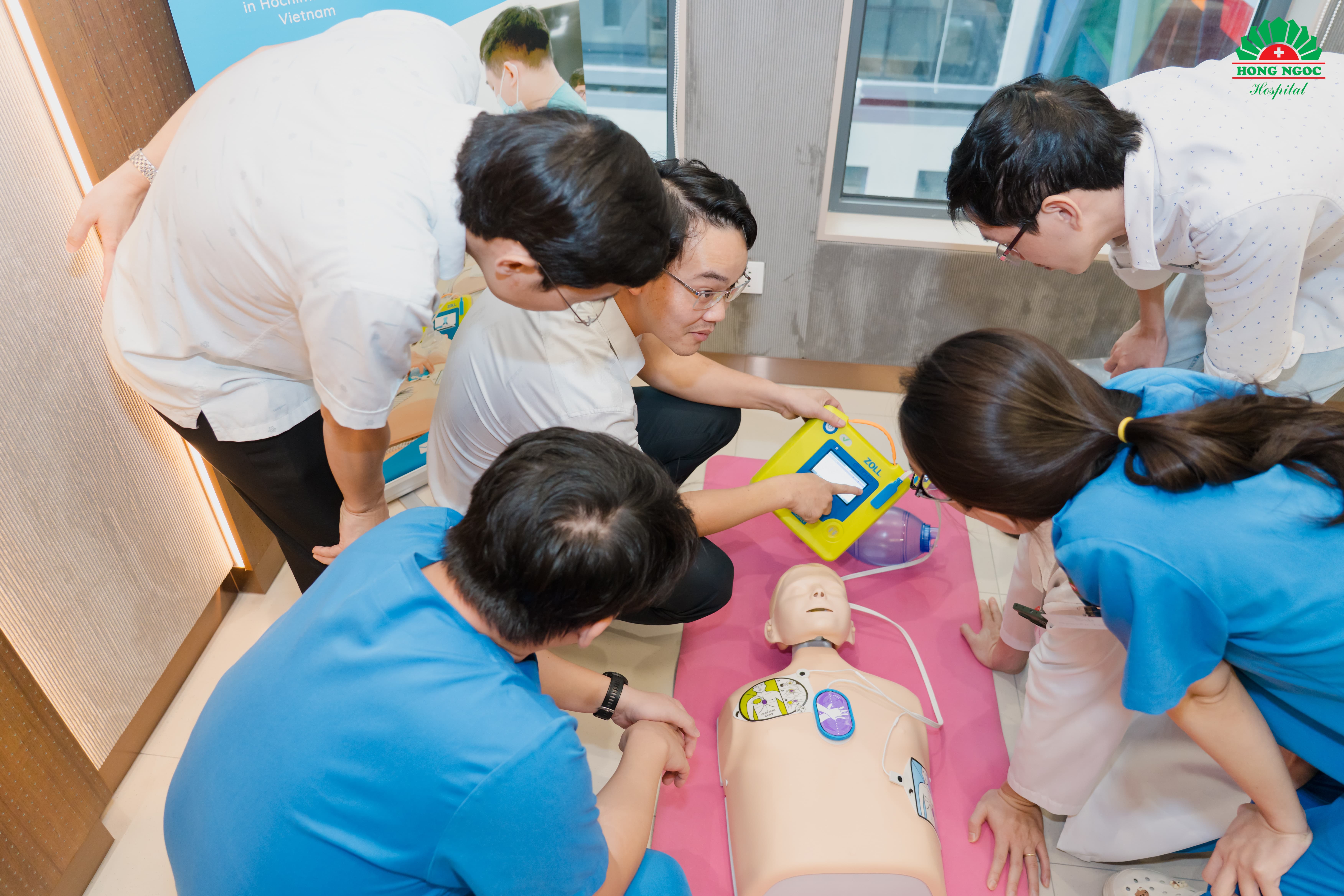 Hong Ngoc Dao Tao ACLS  AHA (4)