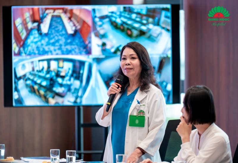 BSCKI. Hoàng Tân Cương - Phó Giám Đốc - BVĐK Hồng Ngọc Phúc Trường Minh tham gia báo cáo tại Hội thảo.