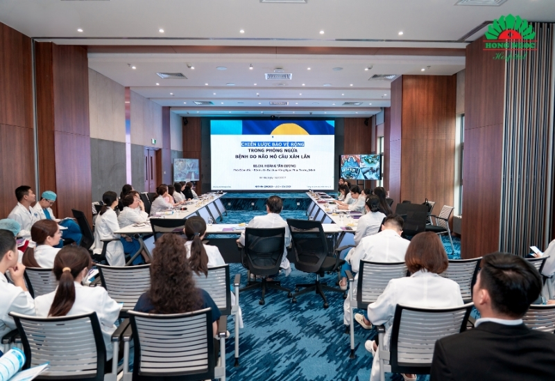 Hội thảo thu hút sự tham dự và thảo luận sôi nổi của đông đảo bác sĩ các chuyên khoa Nhi, Tiêm chủng, Sản, Xét nghiệm,… BVĐK Hồng Ngọc.