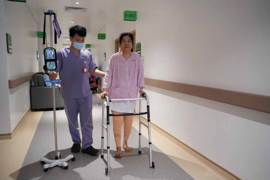 thay khớp gối không cắt gân cơ