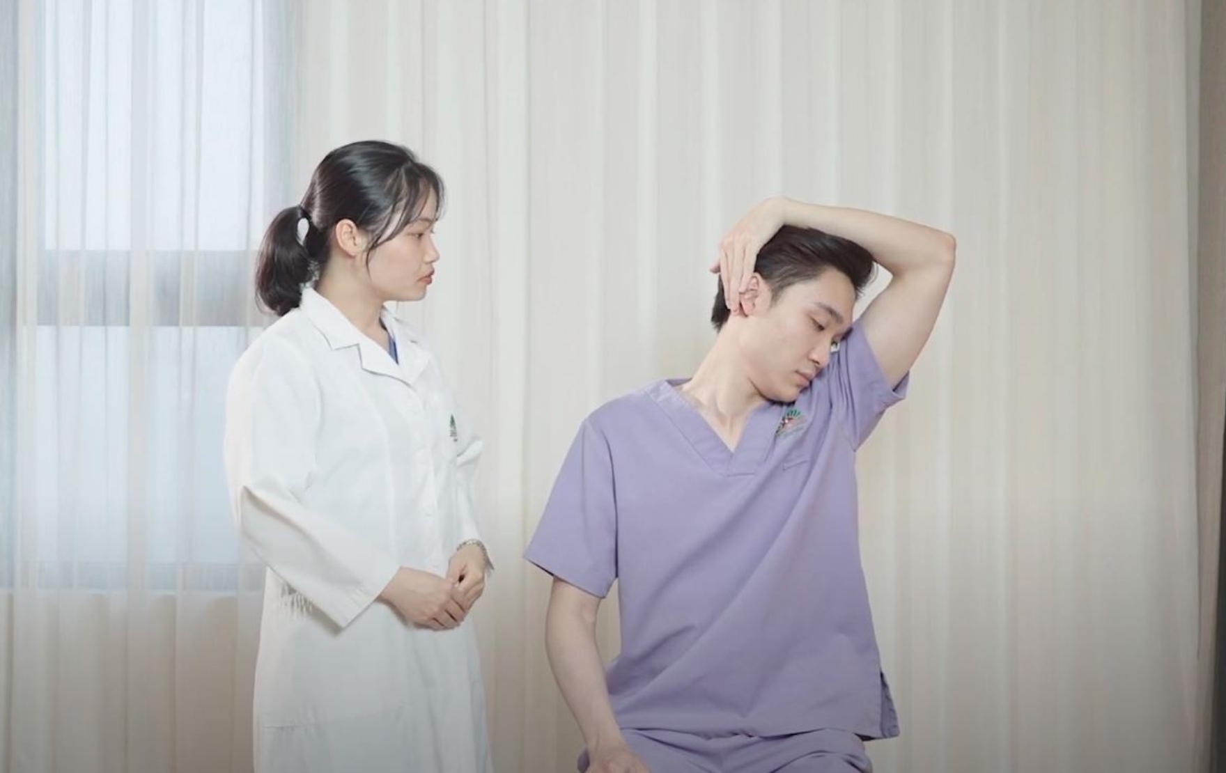 giảm đau cổ vai gáy cho dân văn phòng