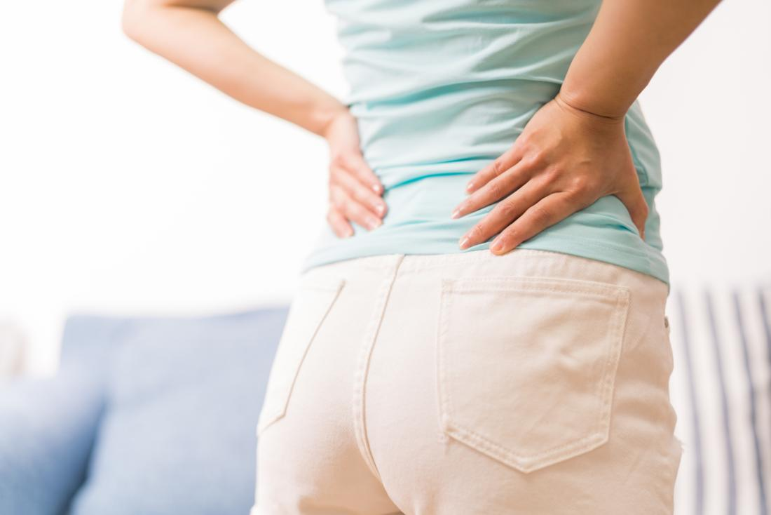 Mỏi eo, nhức lưng, đau vùng chậu là một trong những dấu hiệu cảnh báo mắc bệnh phụ khoa 