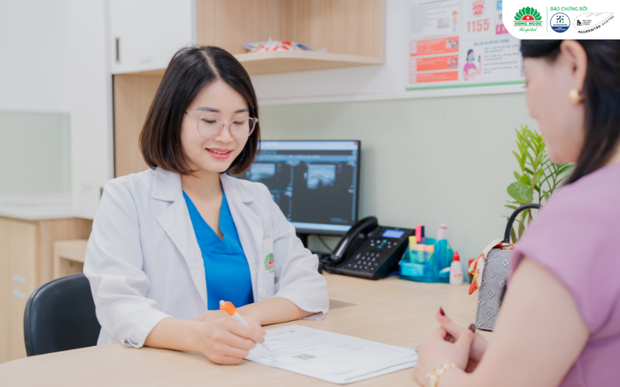 Khám phụ khoa uy tín, riêng tư và hiệu quả với đội ngũ bác sĩ giàu kinh nghiệm tại Khoa Sản Phụ khoa – Hệ thống y tế Hồng Ngọc