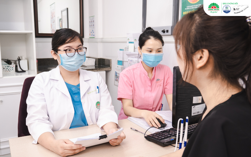 Bệnh viện Đa khoa Hồng Ngọc là địa chỉ uy tín được nhiều chị em tin tưởng lựa chọn để khám và điều trị các vấn đề phụ khoa 