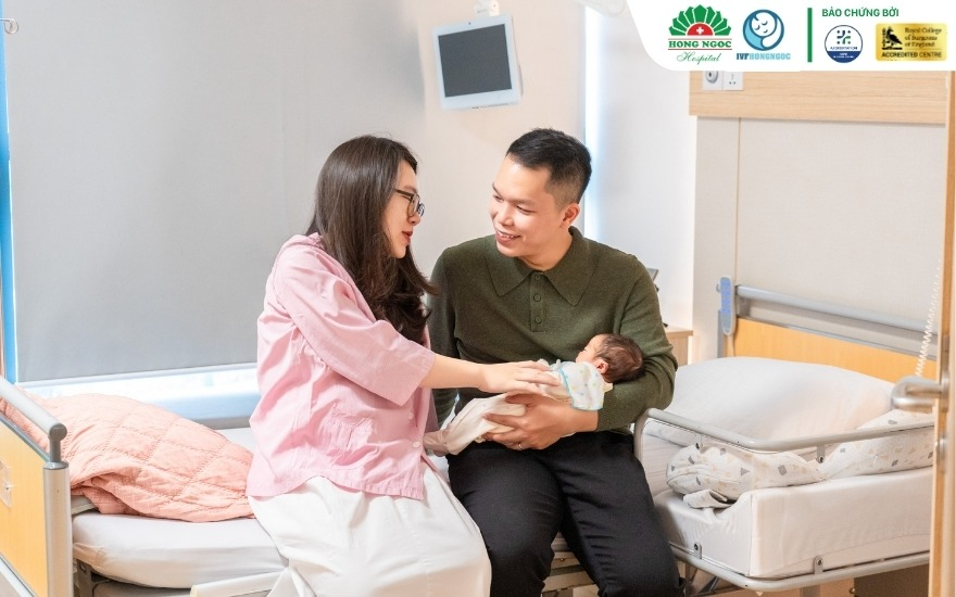 Sau khi sàng lọc nguy cơ, em bé 3,3kg khỏe mạnh chào đời
