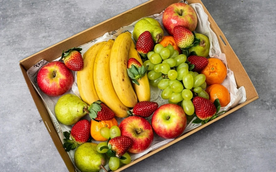 Trái cây có thể chọn loại mềm, dễ ăn như chuối, đu đủ, bơ, cam/quýt