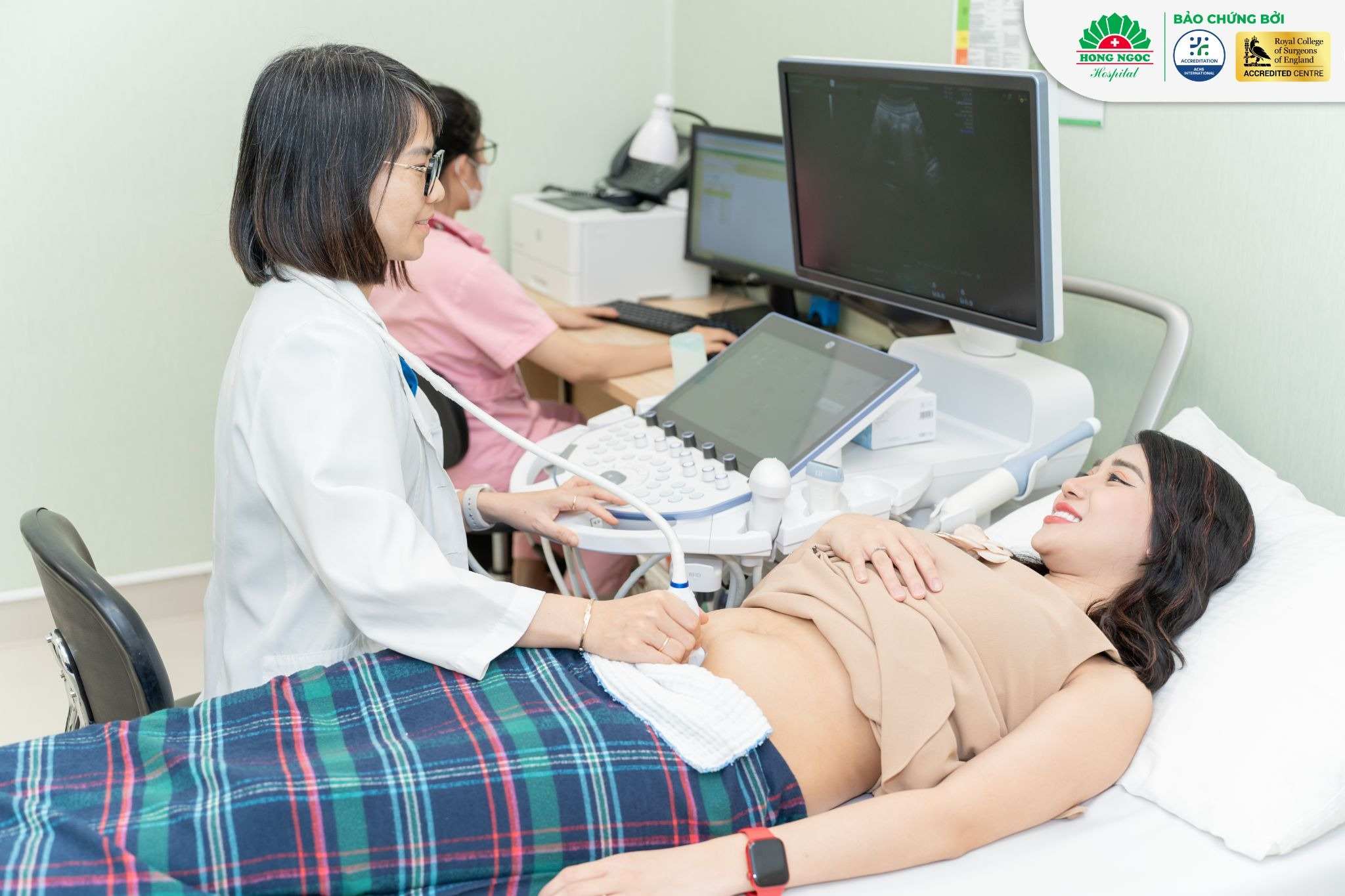 Bệnh viện Đa khoa Hồng Ngọc là địa chỉ tin cậy của nhiều chị em phụ nữ trong việc khám và điều trị các bệnh lý phụ khoa