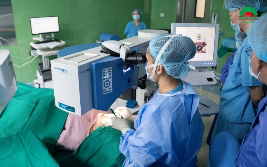 Phẫu thuật ghép giác mạc là giải pháp tối ưu và duy nhất để tìm lại ánh sáng khi cấu trúc giác mạc đã bị phá hủy hoàn toàn