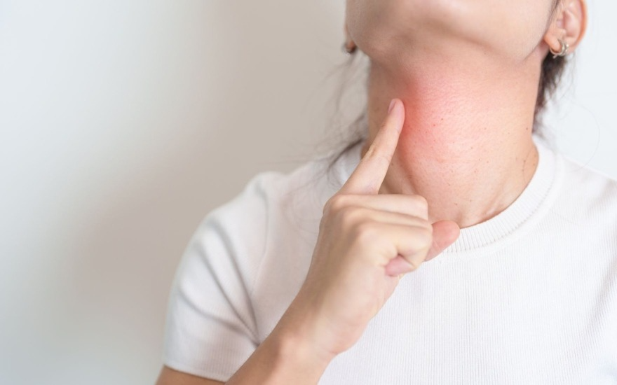 Phụ nữ có bướu giáp nên kiểm tra chức năng tuyến giáp trước khi mang thai.