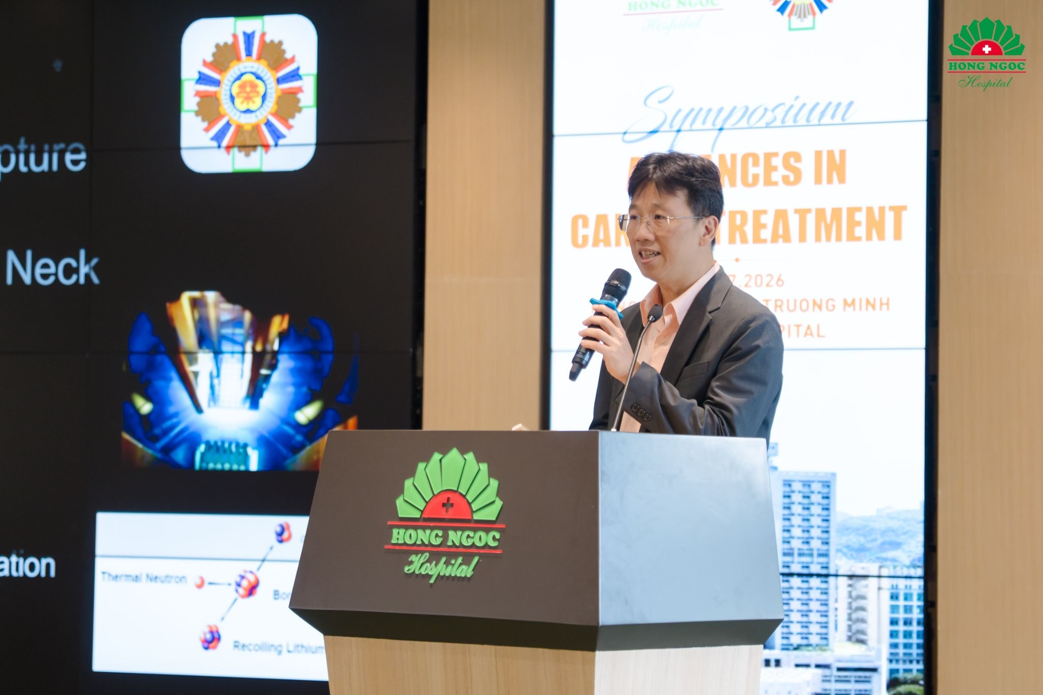 Assoc. Prof. Yi-Wei Chen, MD, PhD, presents a specialized topic on boron neutron capture therapy in cancer treatment. 