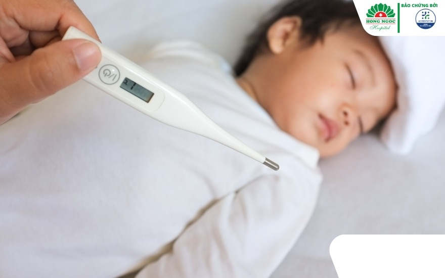 Sốt cao có thể gây biến chứng nghiêm trọng ở trẻ