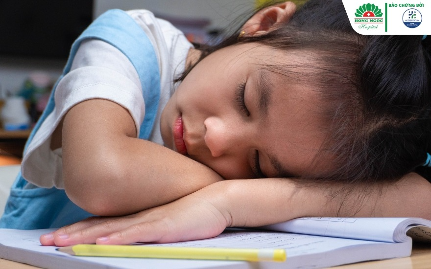 Sốt khiến trẻ mệt, uể oải