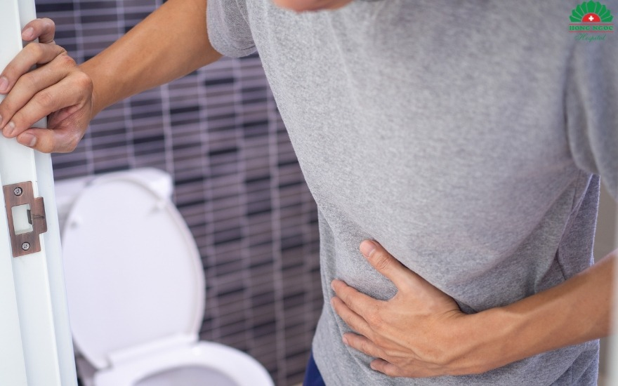 Tắc nghẽn, bí tiểu, tiểu buốt nên được đi thăm khám tại cơ sở y tế