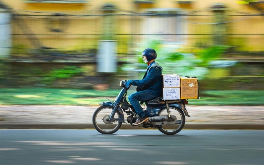 Người lao động ngoài trời nên lưu ý khi làm việc vào mùa nắng nóng