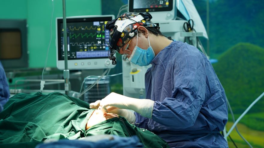 nâng mũi bán cấu trúc