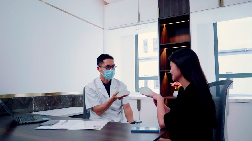 phẫu thuật nâng ngực