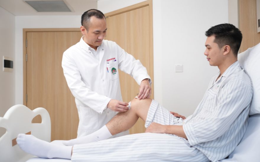 tập phục hồi chức năng sau phẫu thuật thay khớp gối