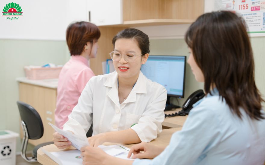 vùng kín ngứa và có dịch trắng