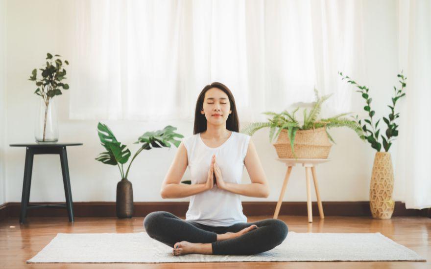 Kiểm soát mức độ căng thẳng của hệ thần kinh trung ương cũng là một biện pháp gián tiếp giúp ổn định chất lượng dẫn truyền tín hiệu hình ảnh của dây thần kinh thị giác.