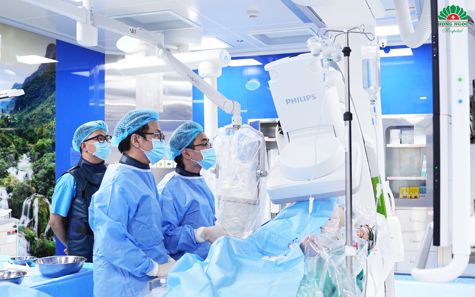Coronary stent implantation is indicated in cases of myocardial infarction and significant coronary artery stenosis or occlusion.