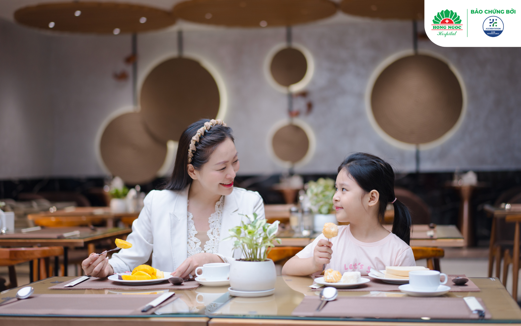 Trẻ được miễn phí suất ăn nhẹ sau khi tầm soát dậy thì sớm tại BVĐK Hồng Ngọc