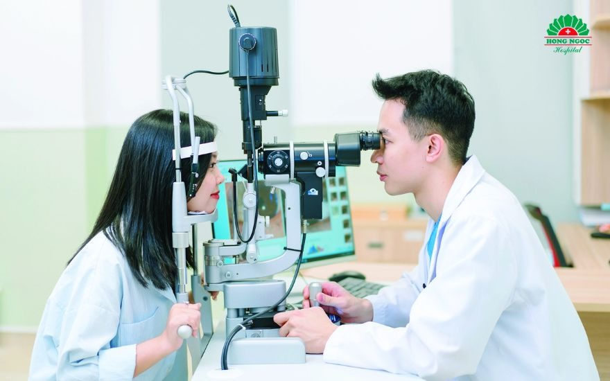 Hệ thống chẩn đoán hình ảnh hiện đại tại Trung tâm Mắt Hồng Ngọc giúp tìm ra chính xác nguyên nhân gây mờ mắt.