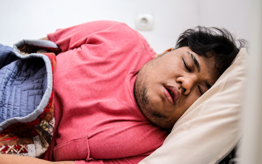 Ngủ nghiêng có thể làm giảm triệu chứng ngưng thở khi ngủ