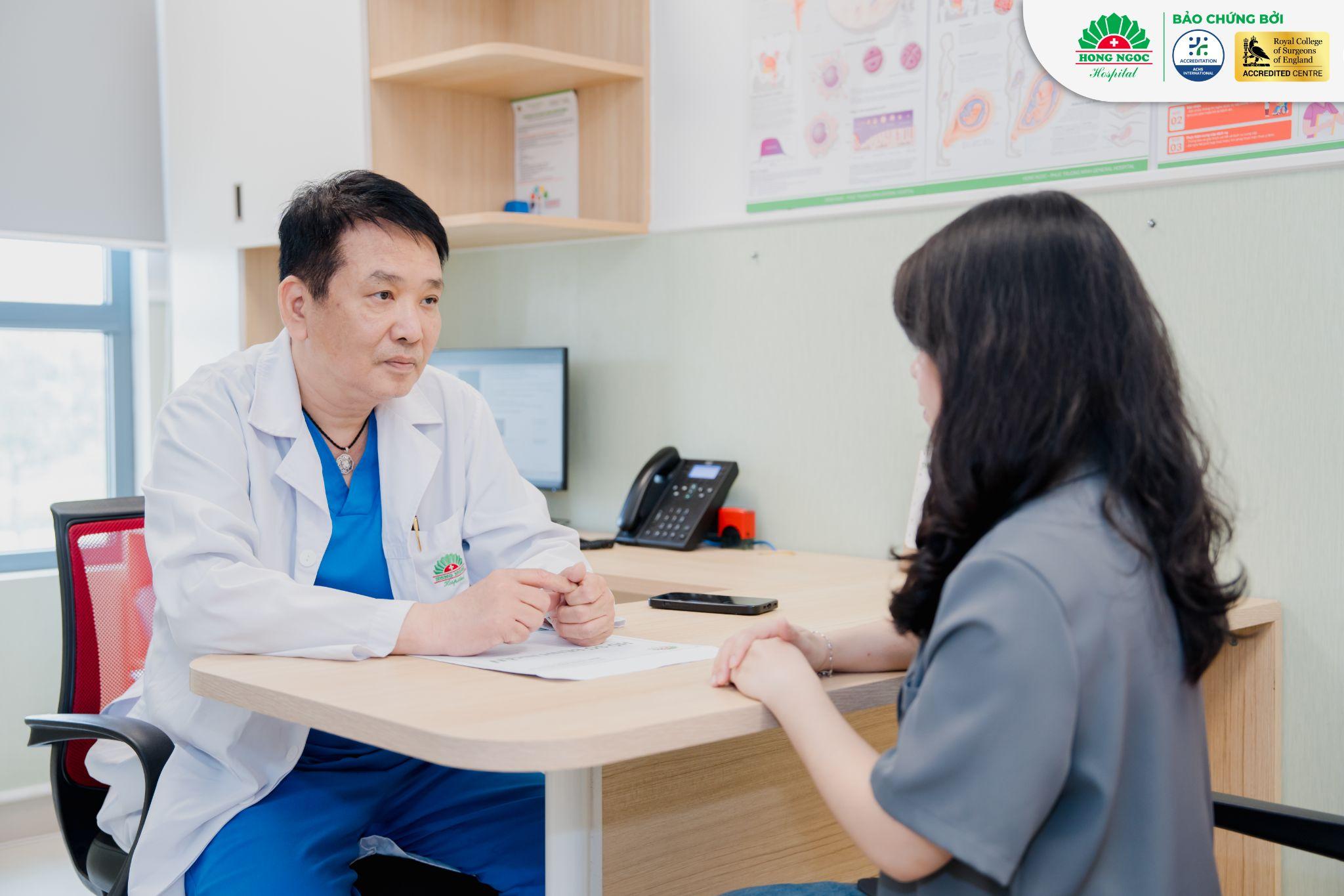 Khám bệnh phụ khoa an tâm tại BVĐK Hồng Ngọc với đội ngũ bác sĩ Sản phụ khoa giàu kinh nghiệm.