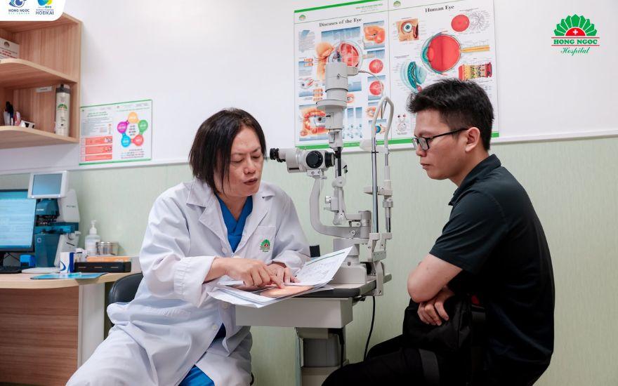 Bệnh viện Đa khoa Hồng Ngọc ứng dụng các thiết bị hiện đại để chẩn đoán chính xác nguyên nhân gây thâm quầng mắt.