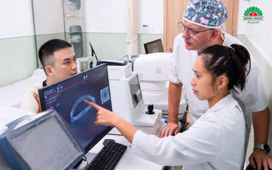 Tùy thuộc vào từng loại mụn, bác sĩ sẽ chỉ định phác đồ điều trị chuyên biệt nhằm bảo vệ tối đa cấu trúc mắt.