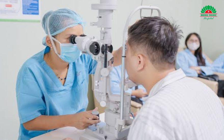 Người bệnh cần tuân thủ tuyệt đối phác đồ điều trị chuyên sâu của bác sĩ, tuyệt đối không tự ý mua thuốc nhỏ mắt về dùng tại nhà.