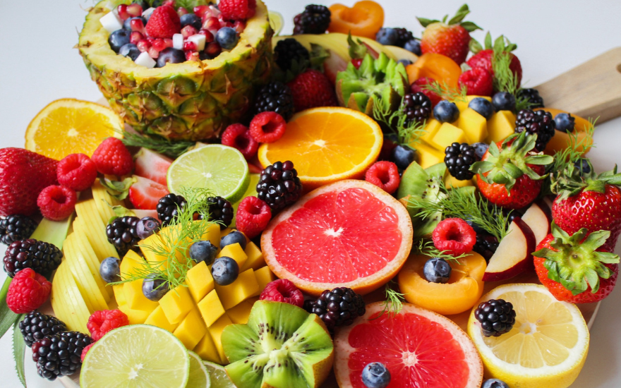 hoa-qua-chua-nhieu-vitamin-nguoi-hen.png Một chế độ ăn giàu trái cây như ổi, cam, quýt,... giúp bổ sung vitamin C cho cơ thể