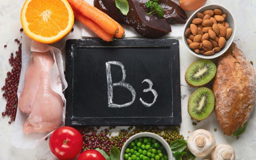 Vitamin B3 duy trì sự ổn định của hệ tuần hoàn máu tại nhãn cầu, hỗ trợ phòng ngừa tổn thương dây thần kinh thị giác.