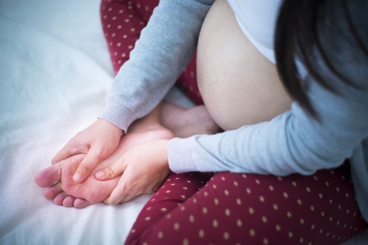 Bà bầu ăn dưa hấu giúp giảm phù nề