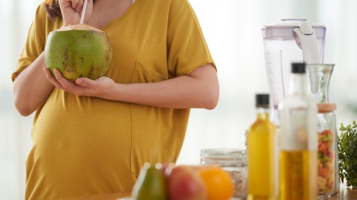 Giúp mẹ bầu không bị thiếu nước ngày hè