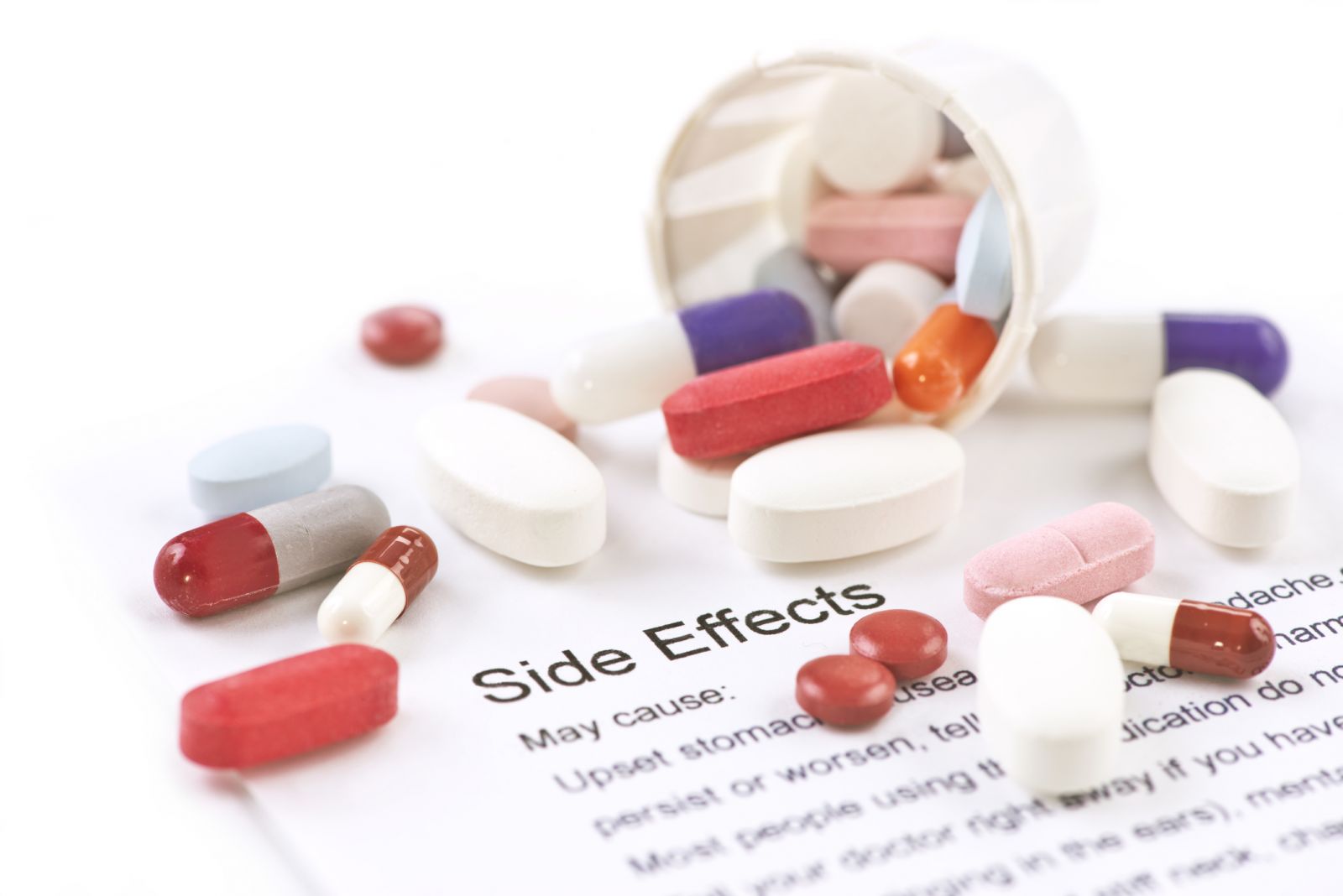 Các thuốc ưu tiên lựa chọn trong nhóm chống trầm cảm ba vòng là nortriptyline và imipramine