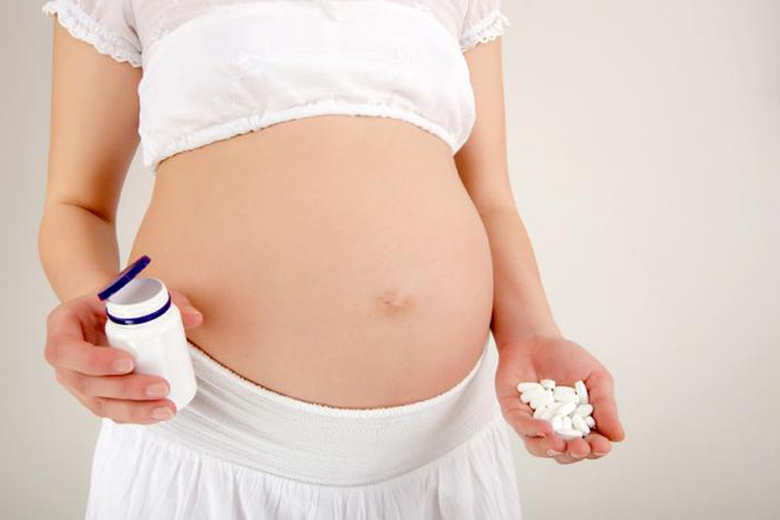 ra mồ hôi trộm ở bà bầu
