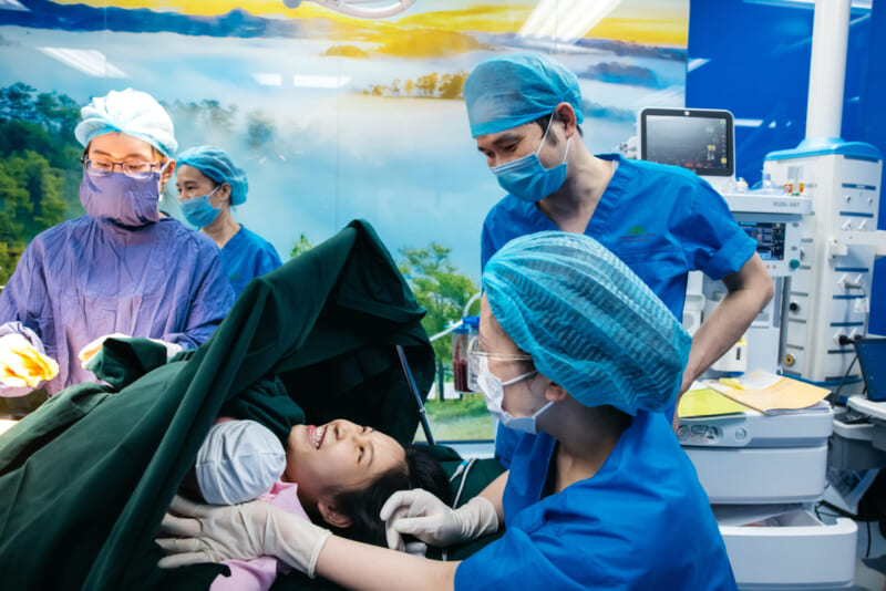 Da kề da với con ngay sau sinh