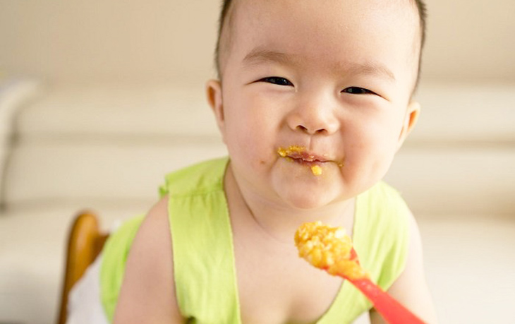 Cho trẻ ăn hải sản đúng cách