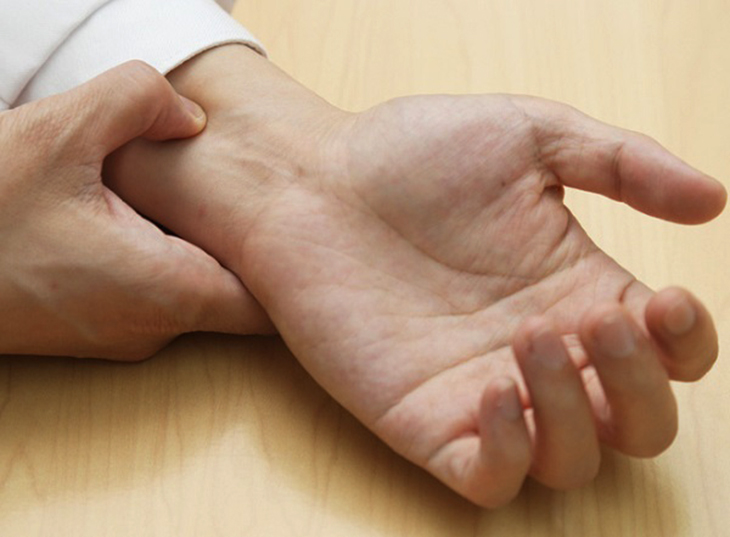 buồn nôn mỗi sáng