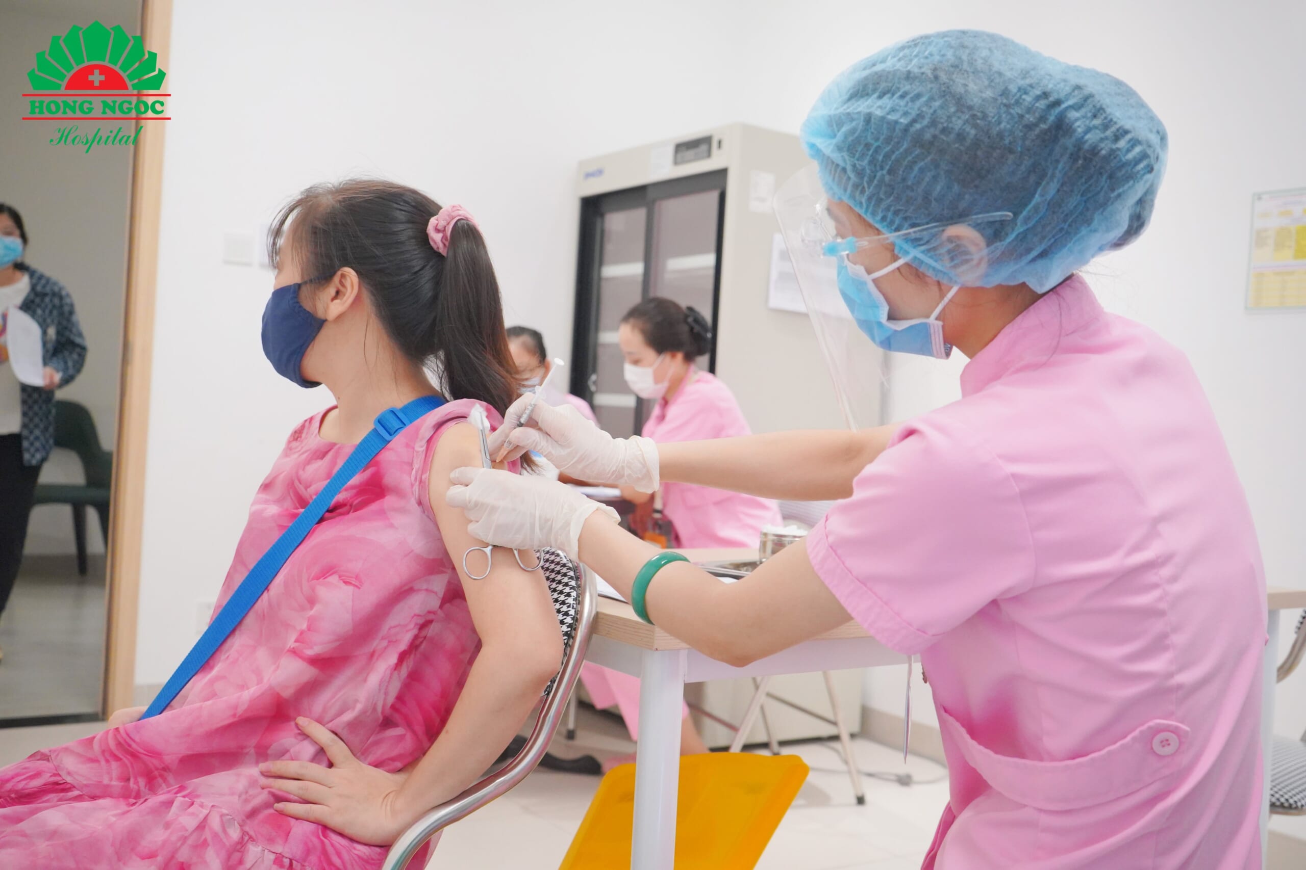 tiêm vaccine