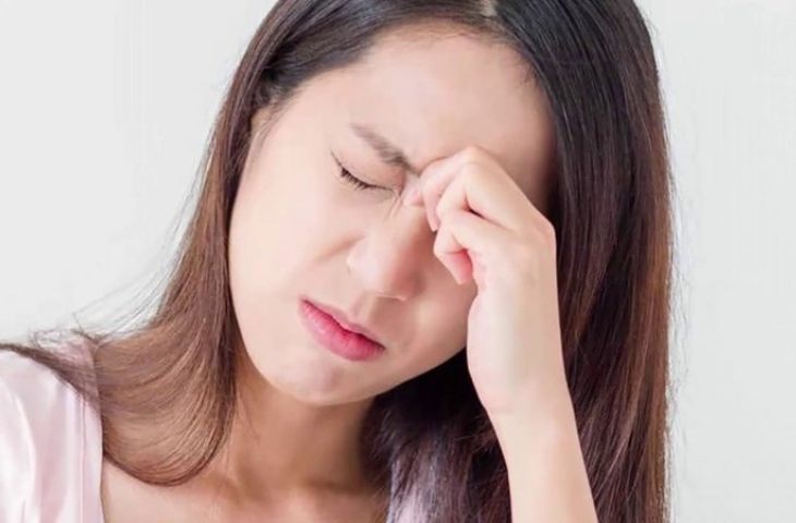 Rất nhiều người gặp phải tình trạng hậu COVID đau đầu