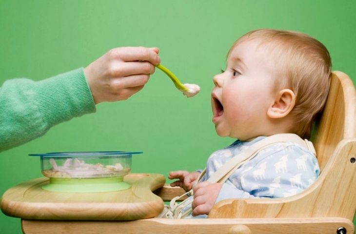 trẻ bị rối loạn tiêu hóa