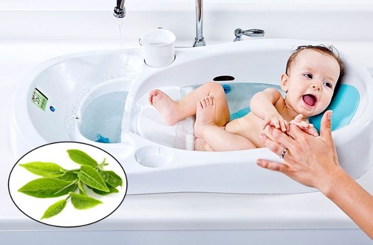 trẻ em bị rôm sảy tắm gì