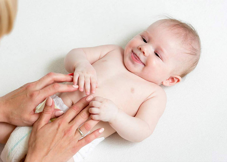 Trẻ 2 tháng tuổi bị táo bón: Dấu hiệu, nguyên nhân và cách khắc phục hiệu quả