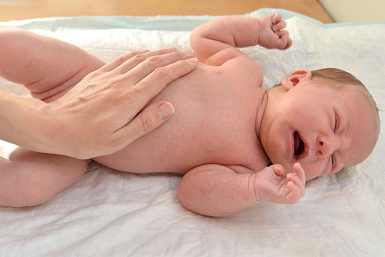 Trẻ 3 tháng tuổi bị táo bón: Đâu là giải pháp điều trị tối ưu?